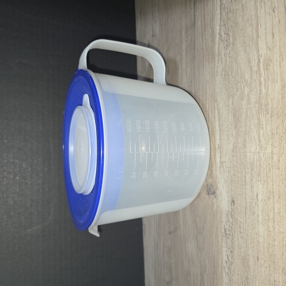 Tupperware mix n' stor pitcher 8 cups 2000ml 64 fl oz measuring cup 1629E, 1628D - Picture 2 of 9